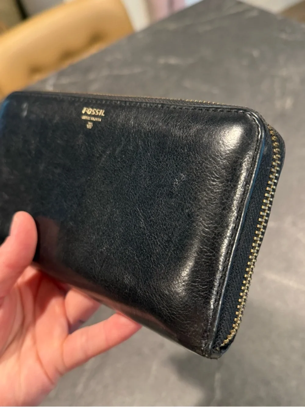 Fossil Zip Around black leather wallet vintage